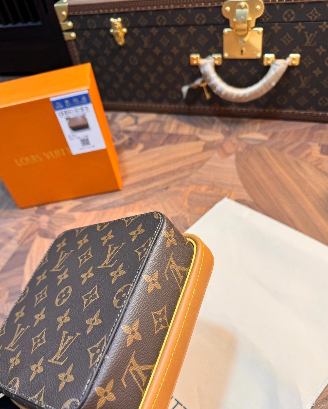 YELLOW LV JEWELRY SQUARE CUSTOM BOX 0729